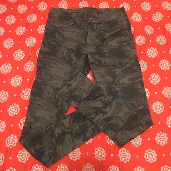 MAURICES CAMOUFLAGE STRETCH SKINNY PANTS SZ S REGULAR. Zipper fly . - Picture 5 of 8